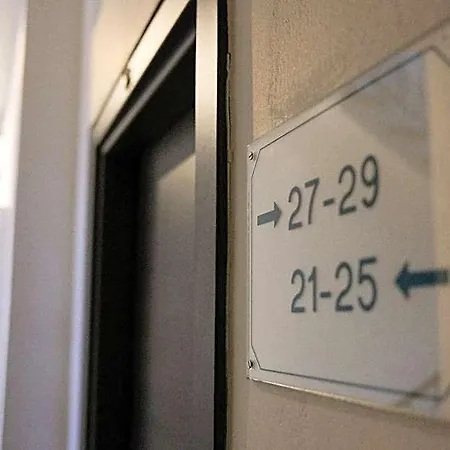 Hb Hotel 2*