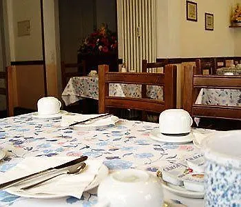 Hb Center Готель Лугано