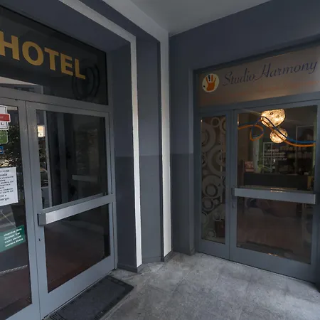 Hb Center Hotel 2*